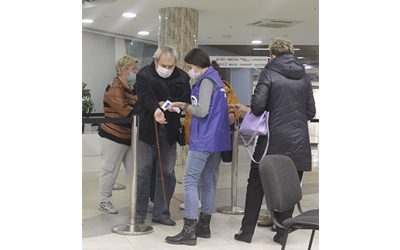 KSMU VOLUNTEERS WORK IN THE LARGEST VACCINATION CENTER AGAINST COVID-19.