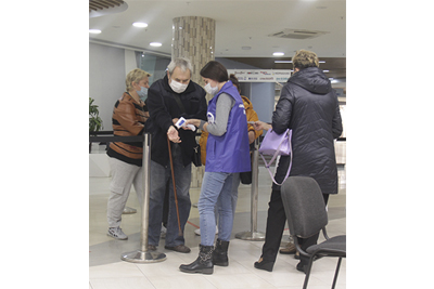 KSMU VOLUNTEERS WORK IN THE LARGEST VACCINATION CENTER AGAINST COVID-19.