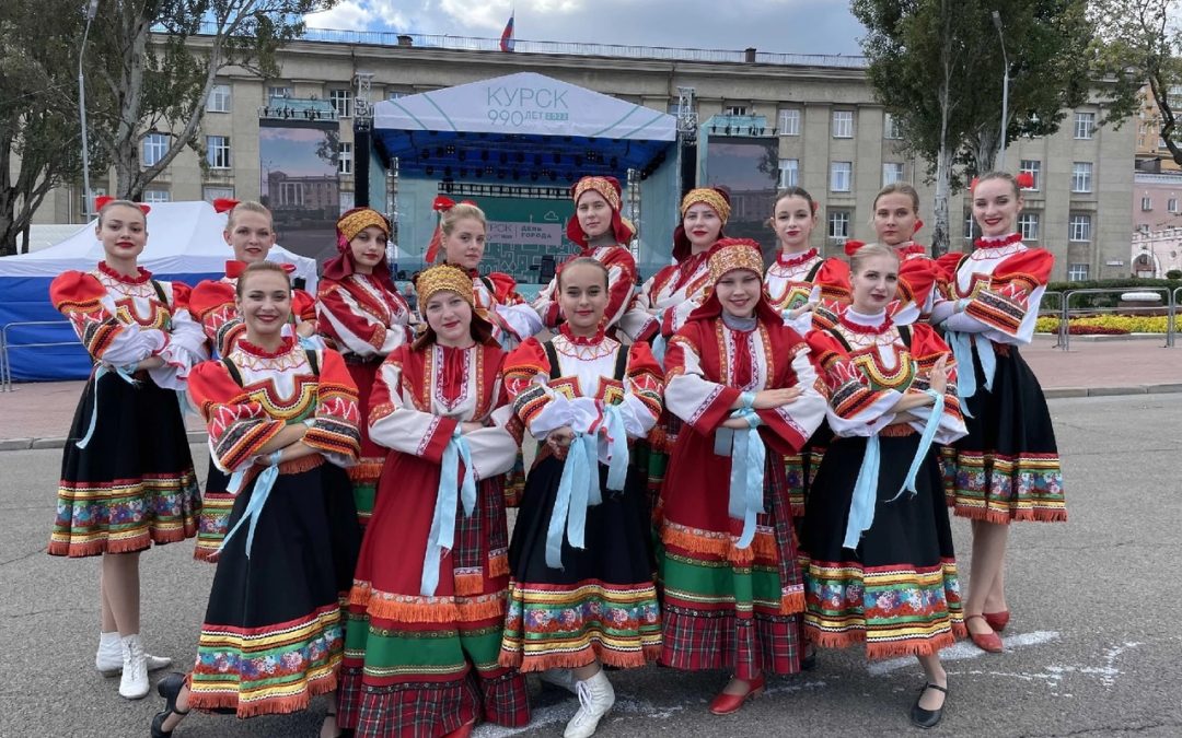 STUDENTS OF KSMU CONGRATULATED RESIDENTS OF KURSK ON THE CITY DAY