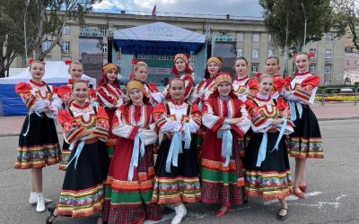 STUDENTS OF KSMU CONGRATULATED RESIDENTS OF KURSK ON THE CITY DAY