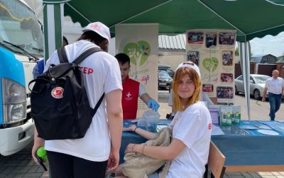 Volunteers from KSMU spoke about diabetes at the Kursk Korenskaya Fair