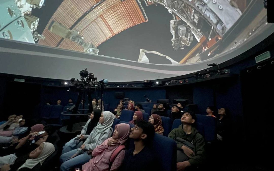 Touched by the cosmos: International  students from IMI KSMU visited the Kursk Regional Planetarium 🌠